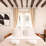 Le Marais - Premium Family For 6