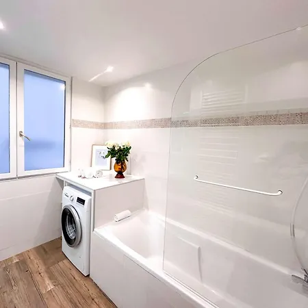 Modern & Spacious Near Le Marais Apartment