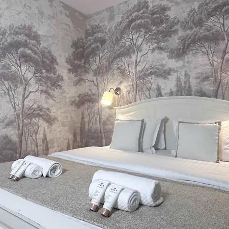 Modern & Spacious Near Le Marais Apartment Paris