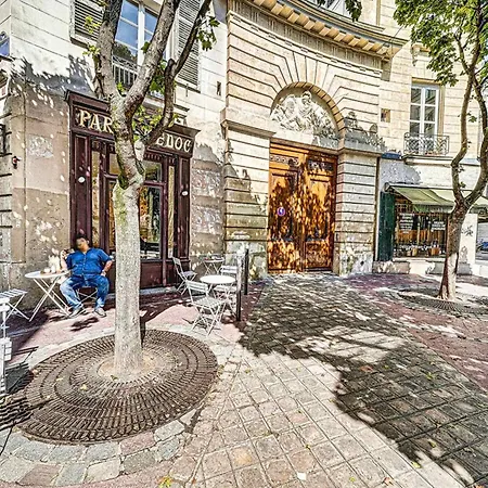 Modern & Spacious Near Le Marais Paris