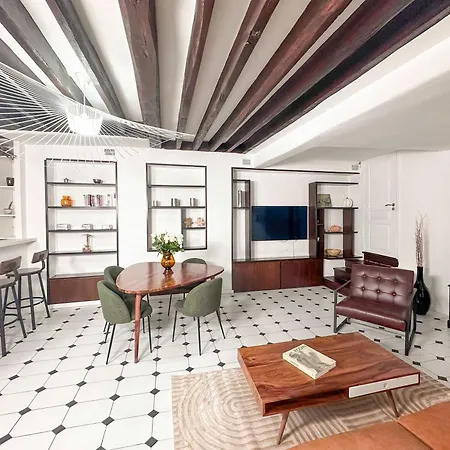 Modern & Spacious Near Le Marais