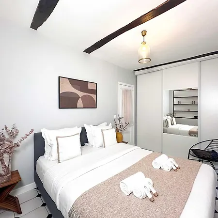 Modern & Spacious Near Le Marais