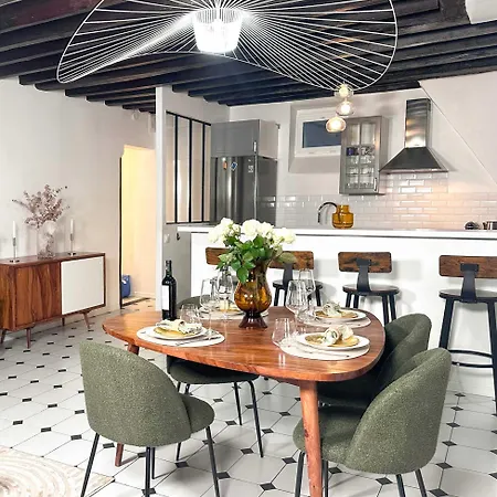 Modern & Spacious Near Le Marais Apartment Paris