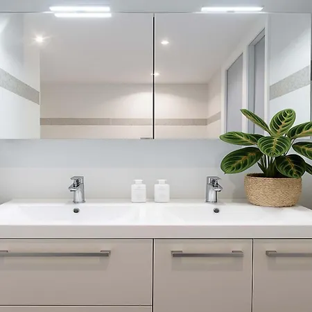 Le Marais - Premium Family For 6