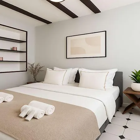 Le Marais - Premium Family For 6 *