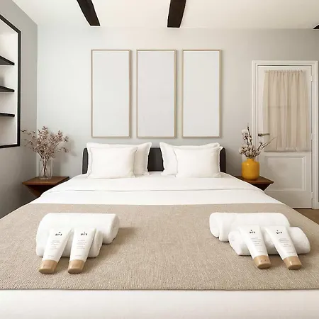 Le Marais - Premium Family For 6