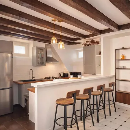 Le Marais - Premium Family For 6 *