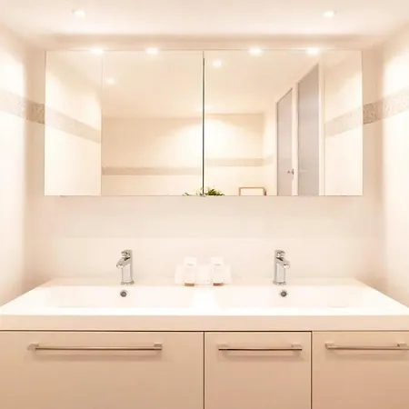 Le Marais - Premium Family For 6 *