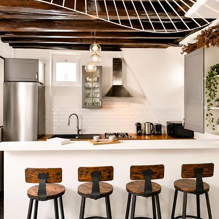 Le Marais - Premium Family For 6 *