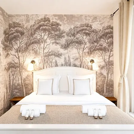 Le Marais - Premium Family For 6 *