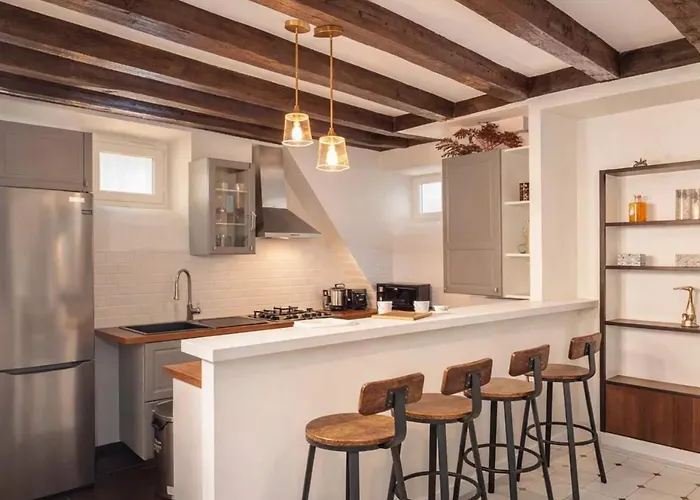 Le Marais - Premium Family For 6 *