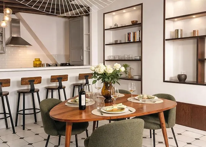 Le Marais - Premium Family For 6